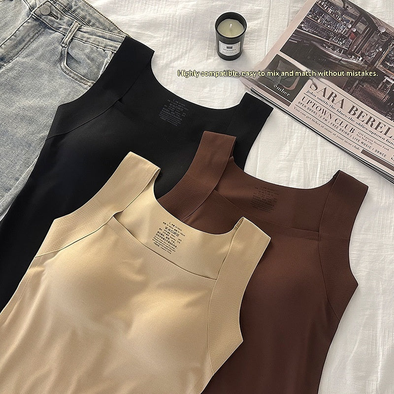 Le débardeur français qui remplace soutien-gorge, camisole et gaine en une seule pièce. (CJ)