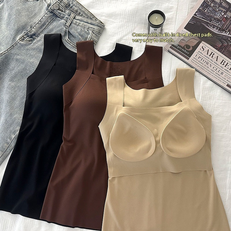 Le débardeur français qui remplace soutien-gorge, camisole et gaine en une seule pièce. (CJ)