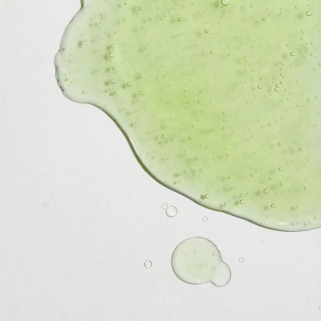 Sérum éclat "Noni +". La formule qui transforme les peaux ternes 2x plus vite que les sérums classiques.