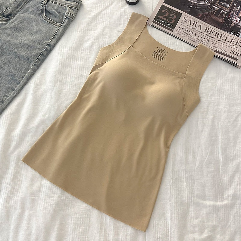 Le débardeur français qui remplace soutien-gorge, camisole et gaine en une seule pièce. (CJ)