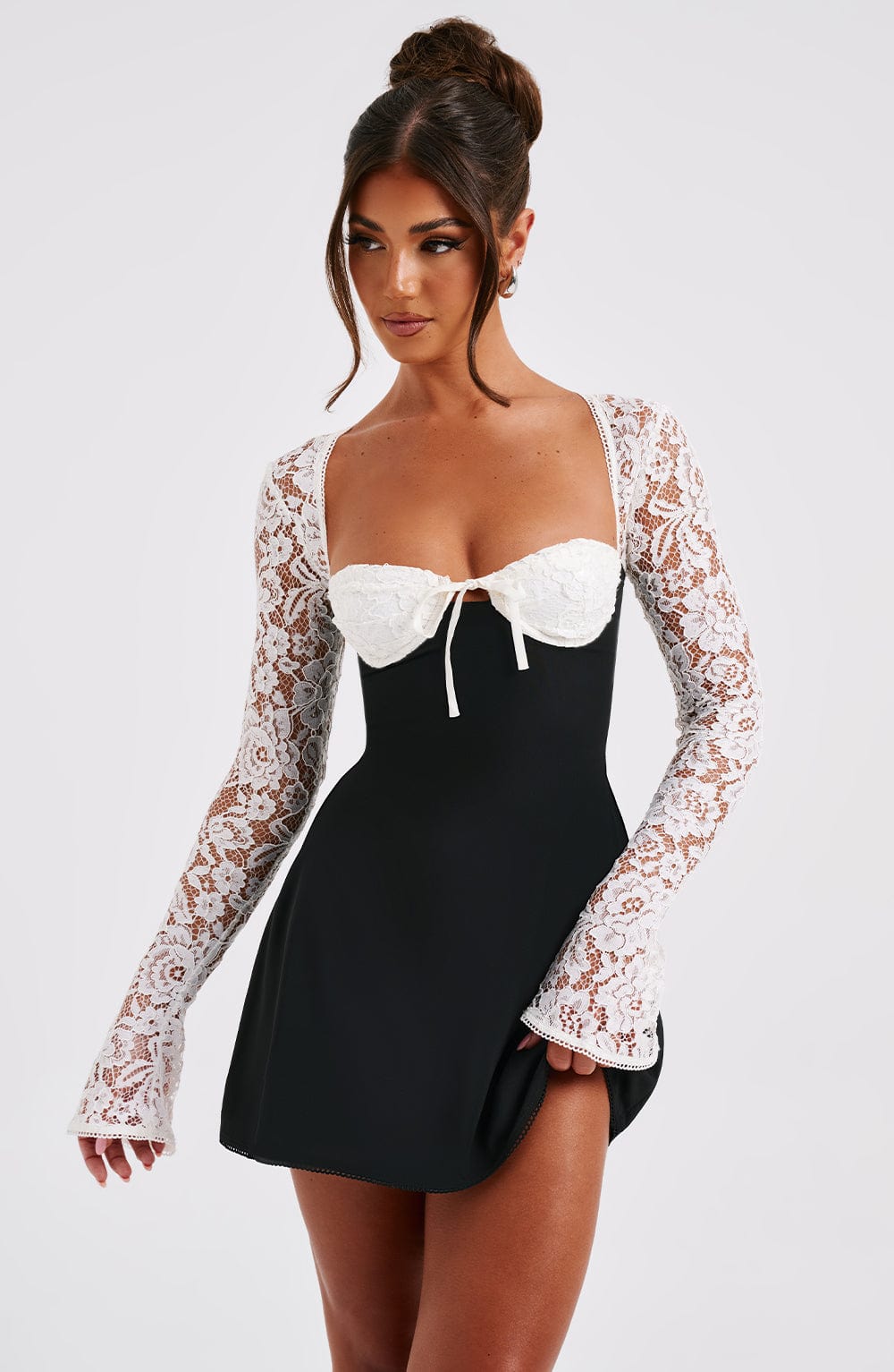 Skater dress with long sleeves and black underwire “Claire”